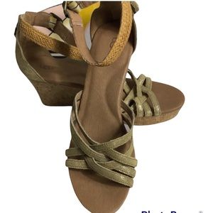 Ugg Lillie  platform cork sandals nwot